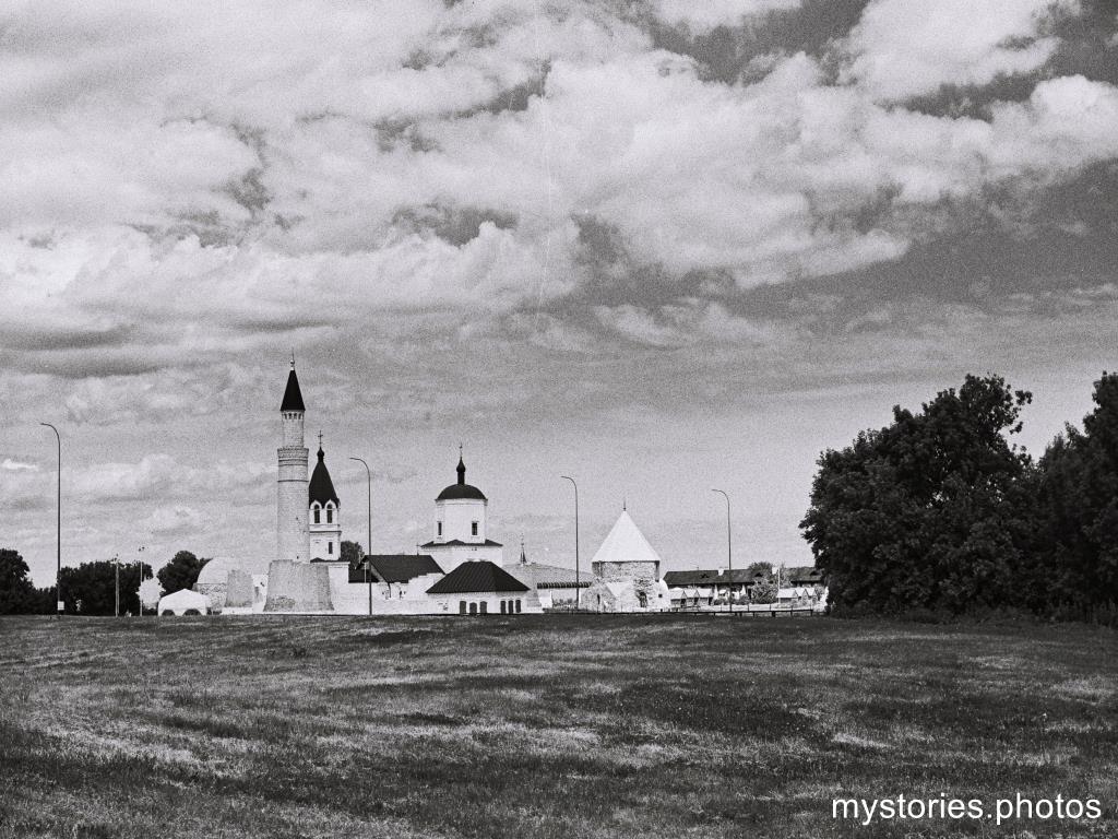 Болгары, памятники