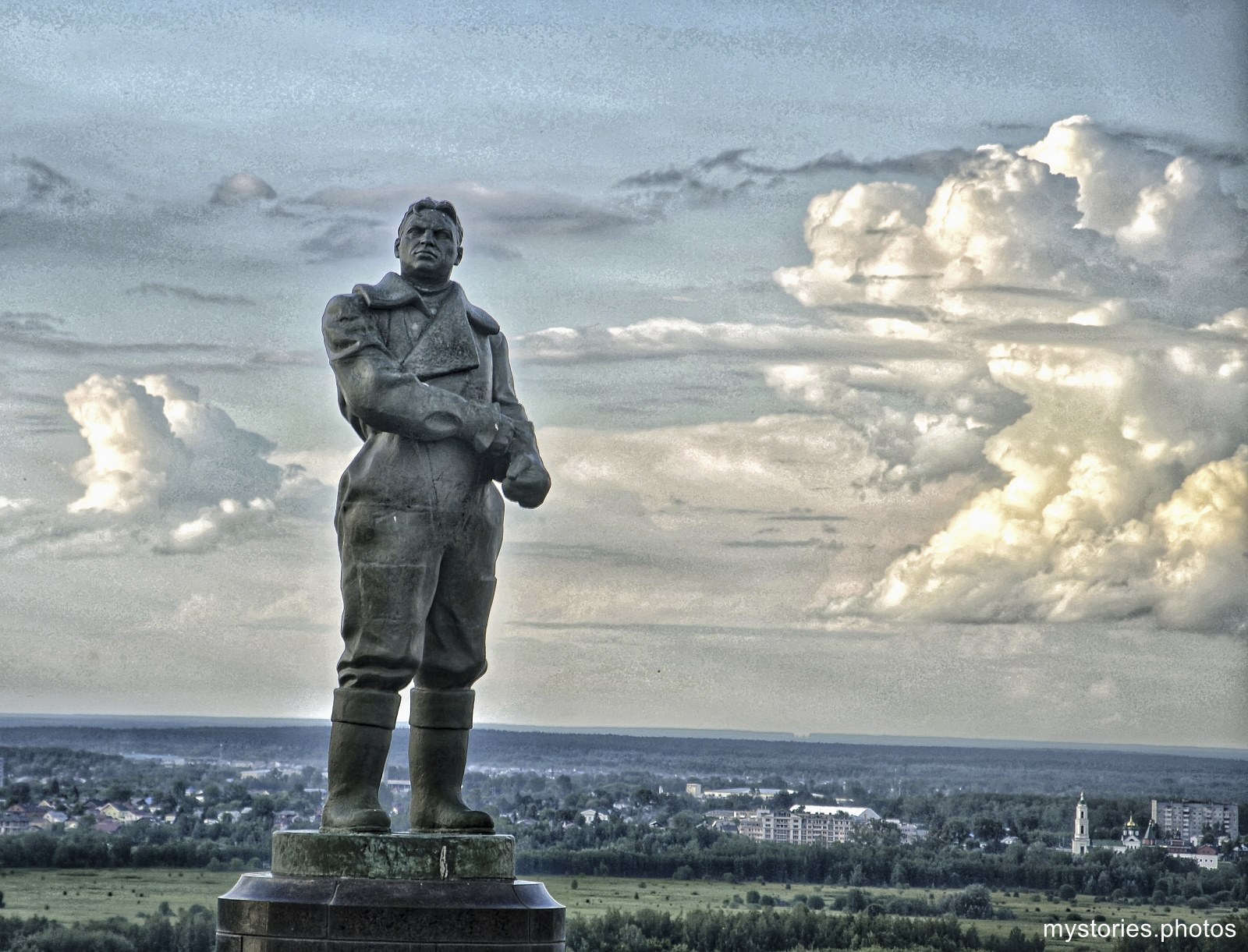 Валерий Чкалов, памятник в Нижнем Новгороде